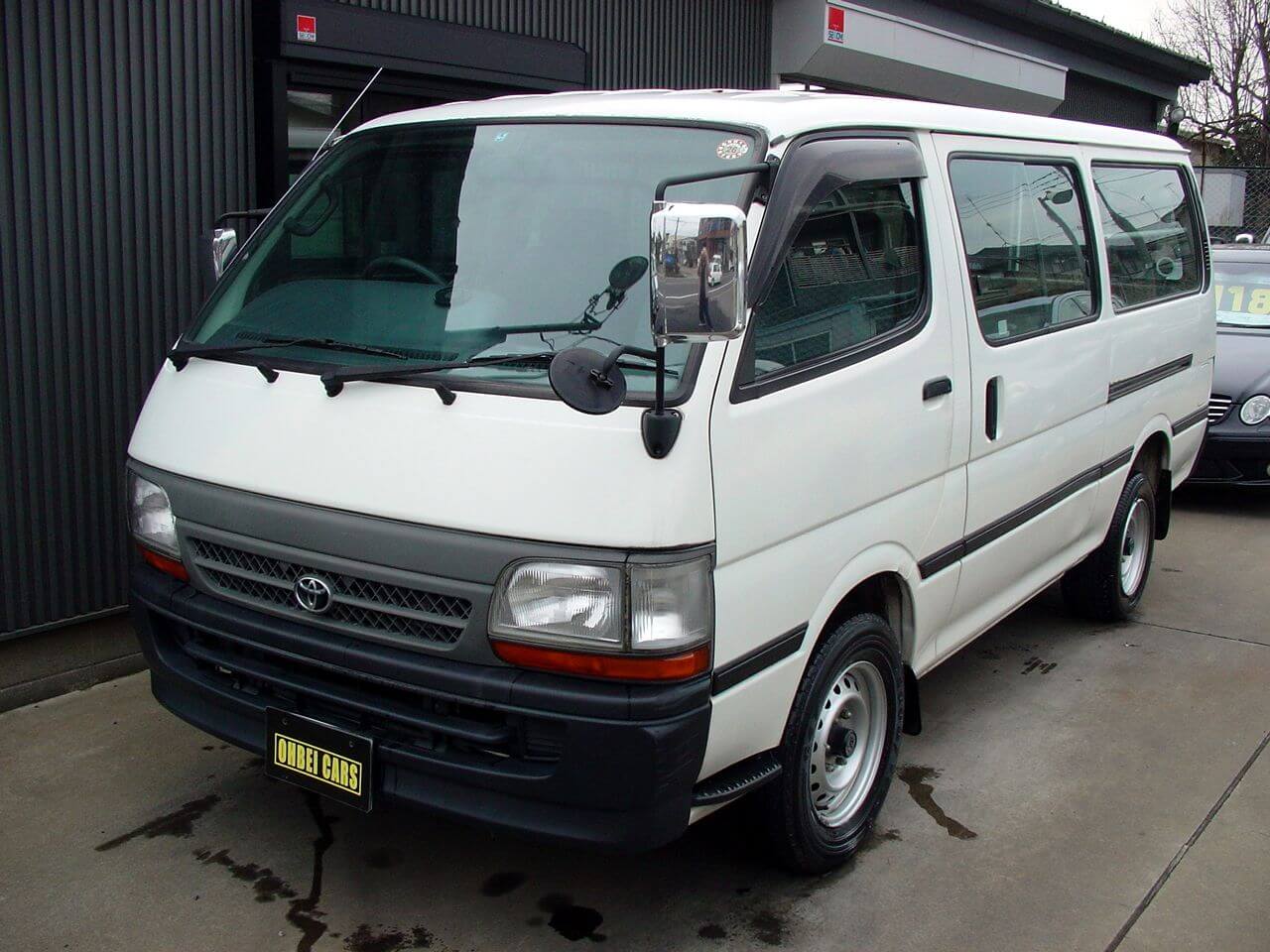 Toyota hiace сколько фреона